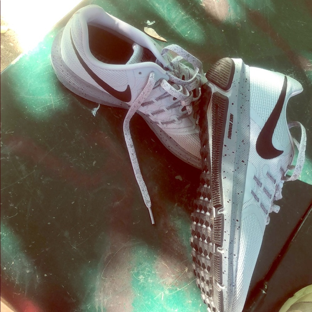Nike grey black sz10